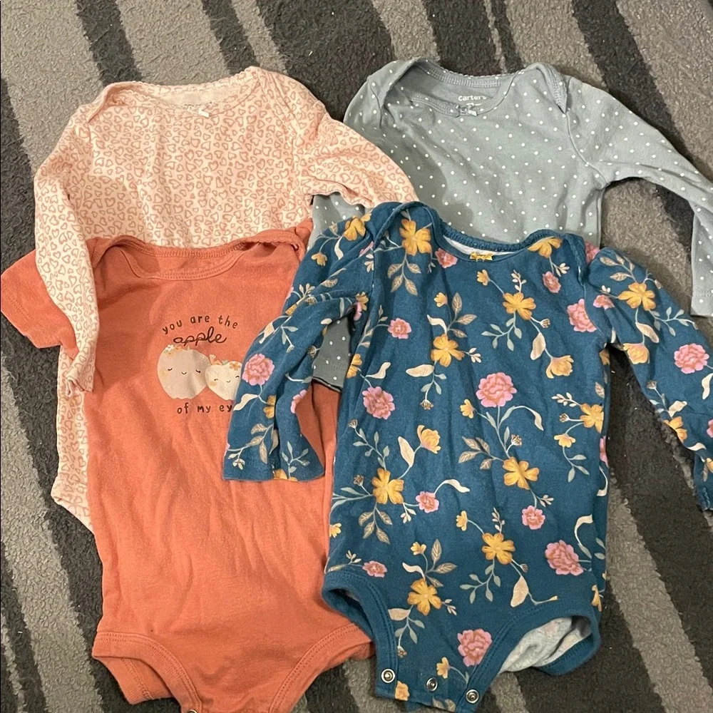 Carters short/long sleeves bodysuit onesies 4 pieces